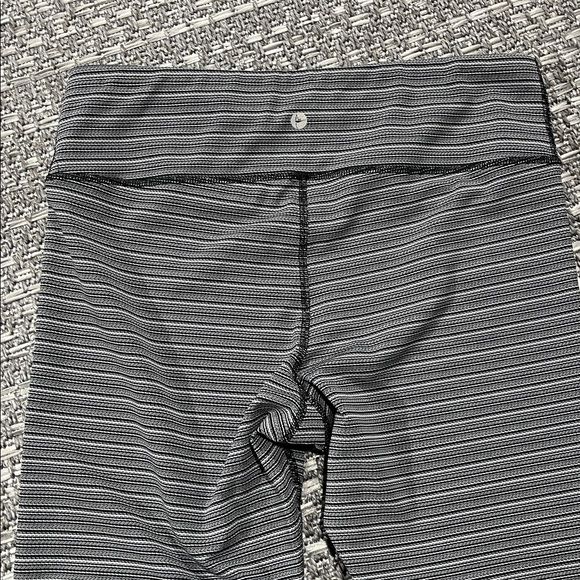 90 Degree By Reflex | Grey / Charcoal Stripe Leggings - Picture 9 of 9